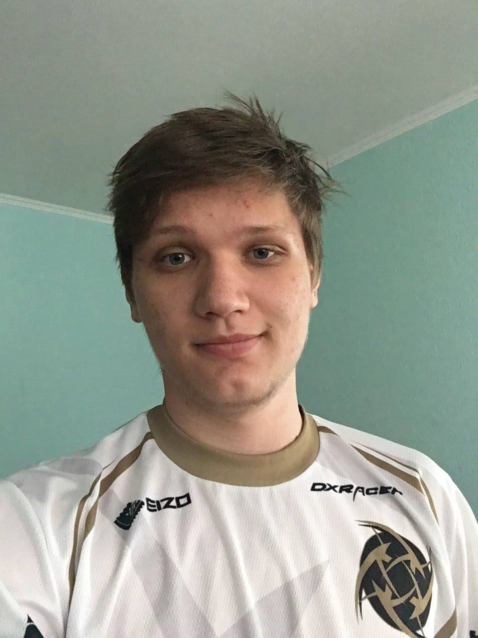 Corn的Yone完全压制了 Cool 的Akali，成功反击了 LetMe 的队伍，击败了 Mlxg 的队伍。