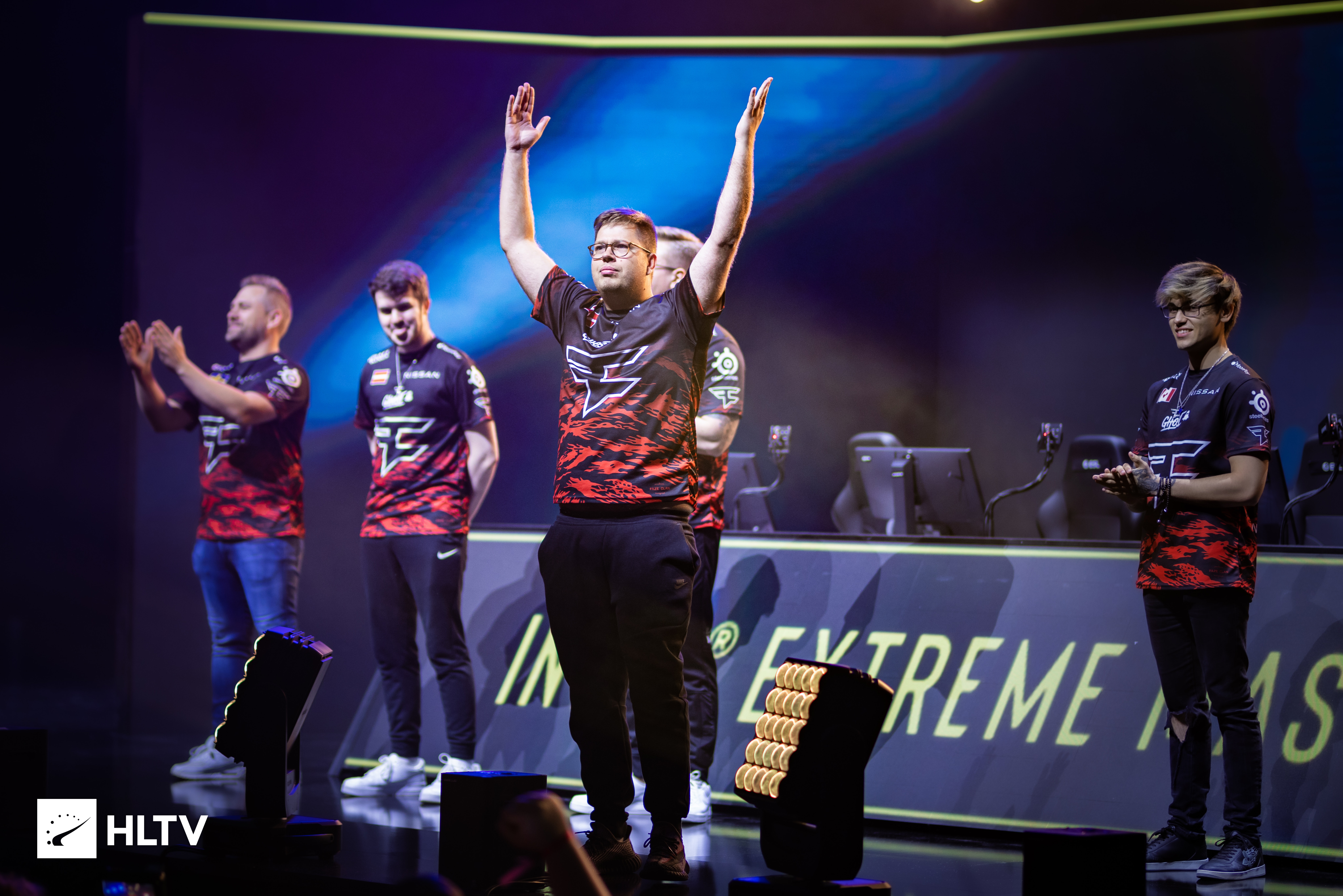 shanji ：第一局剑魔最大的失误就是团战闪现撞墙了